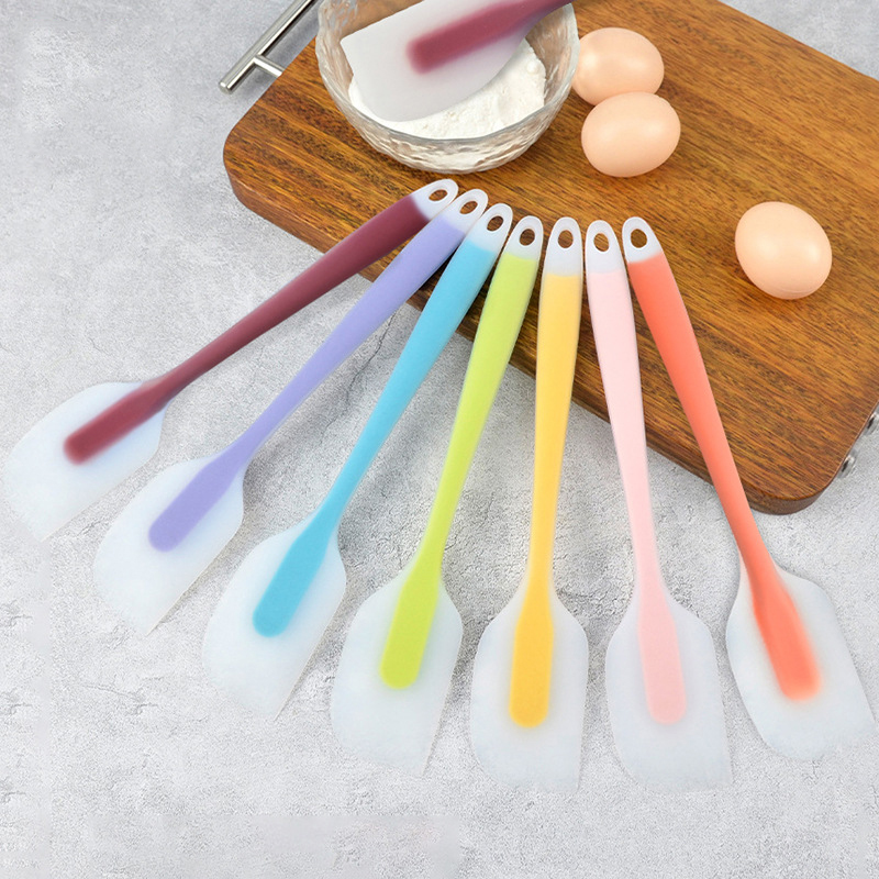 Kitchen Gadgets To Have - ไม้พายซิลิโคนแบบยืดหยุ่น 2 ขนาด ทนความร้อน ไม่ติดกระทะ โปร่งแสง